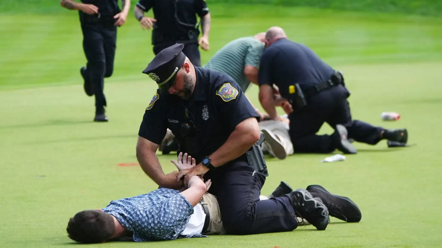Climate Protesters Bring PGA Tour’s Big Moment to a Halt