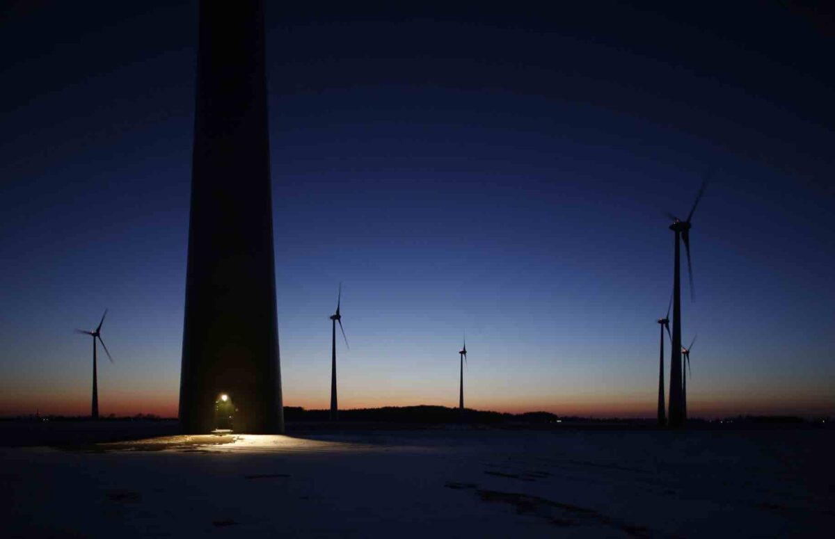 EU surpasses 50 pct renewable power share for first time in first half of 2024, Germany at 65 pct