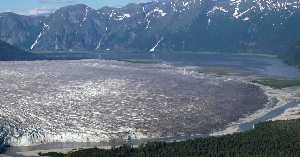 Study Finds Alaskan Ice Field Melting at an ‘Incredibly Worrying’ Pace